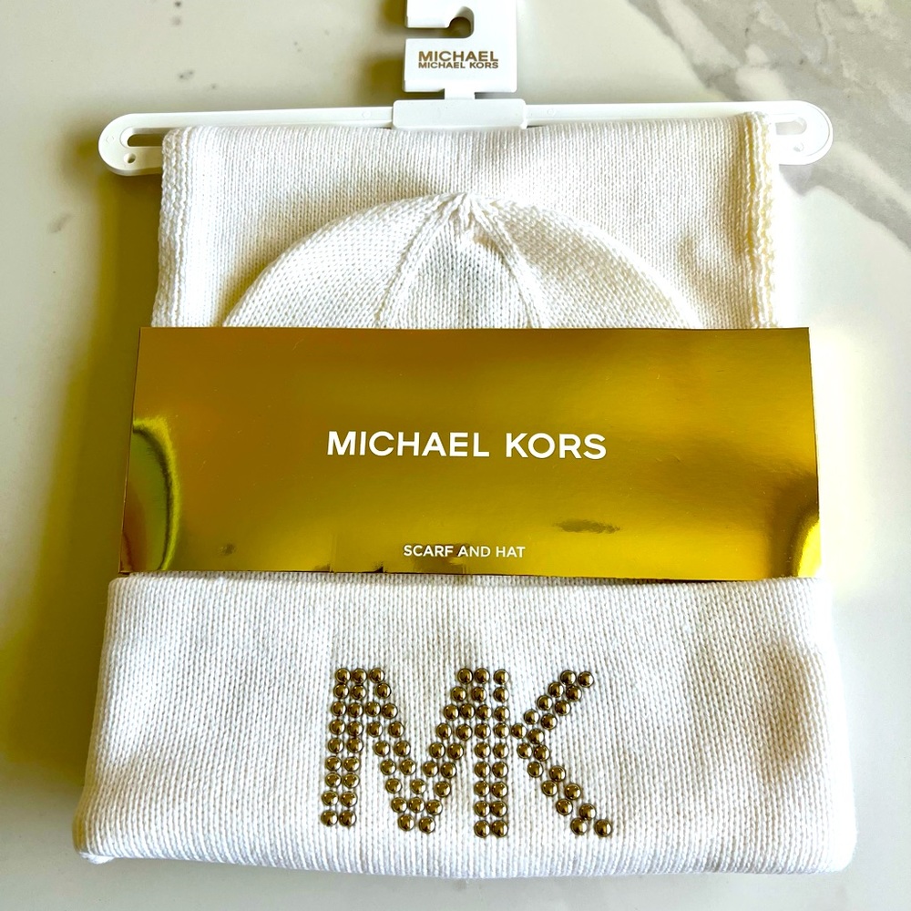NWT - Michael Kors set of Hat & Scarf